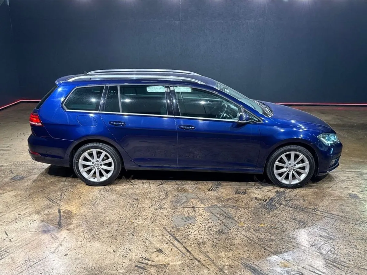 Volkswagen Golf Estate, Petrol, 2019, Blue