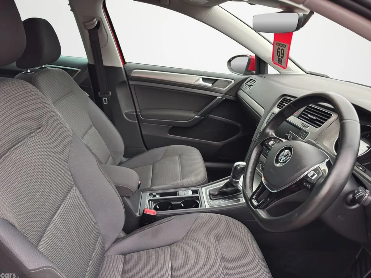 Volkswagen Golf Estate, Petrol, 2017, Red