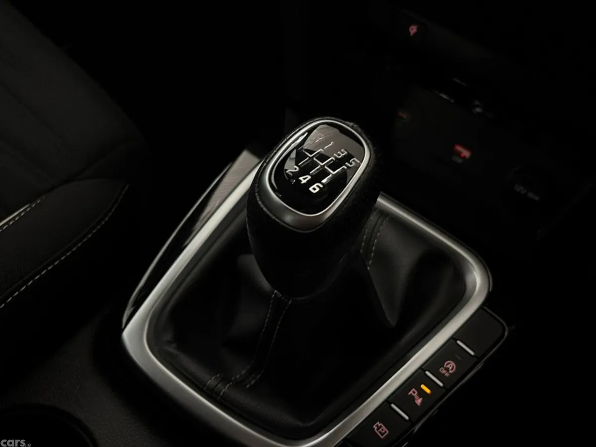 Kia Ceed Hatchback, Petrol, 2024, Black