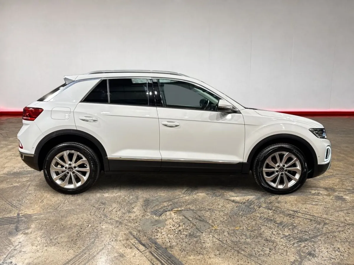 Volkswagen T-Roc SUV, Petrol, 2023, White