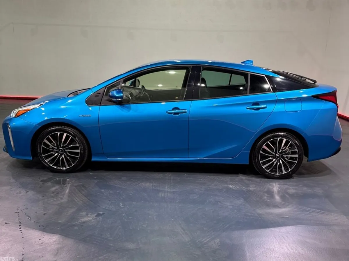 Toyota Prius Hatchback, Petrol Hybrid, 2019, Blue