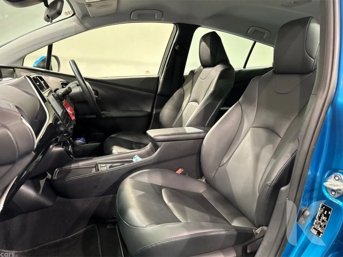 Toyota Prius Hatchback, Petrol Hybrid, 2019, Blue