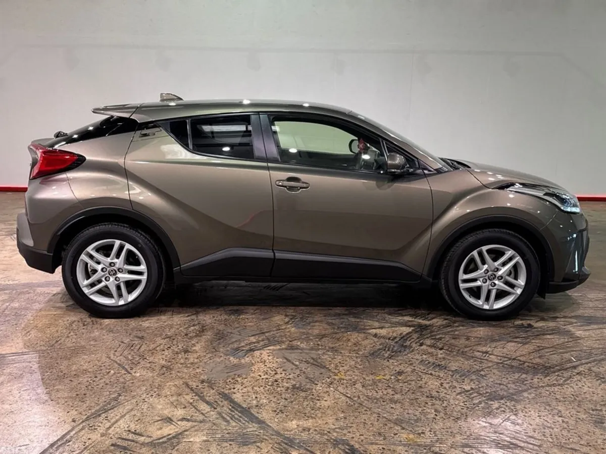 Toyota C-HR SUV, Petrol Hybrid, 2022, Green