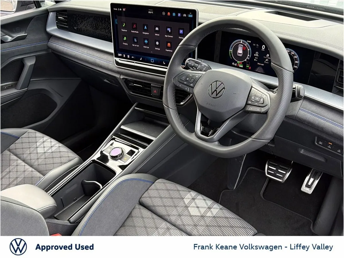 Volkswagen Tayron SUV, Petrol Plug-in Hybrid, 2026, Silver