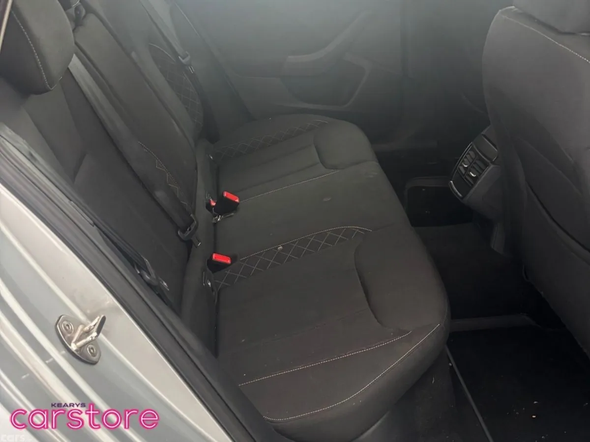 Skoda Kamiq Hatchback, Petrol, 2023, Grey