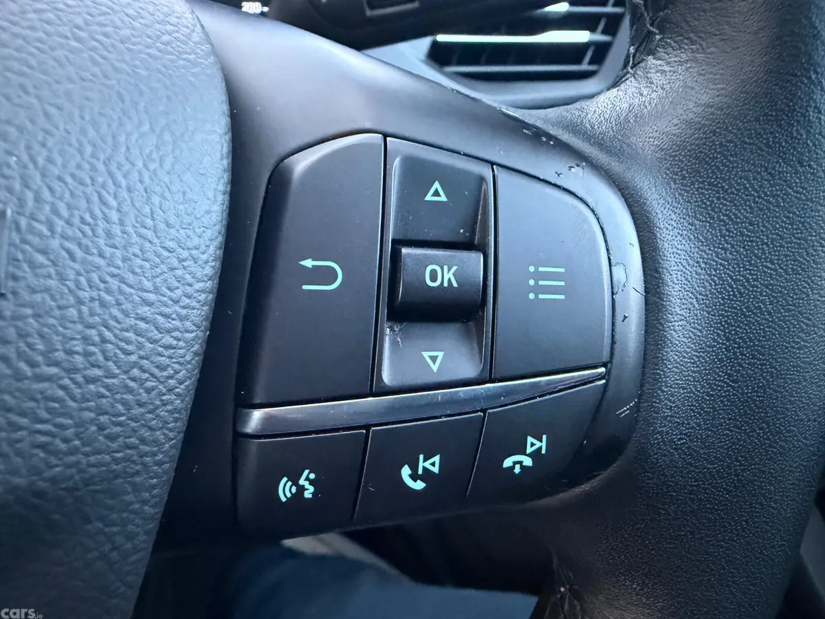 Ford Focus Hatchback, Diesel, 2020, Blue