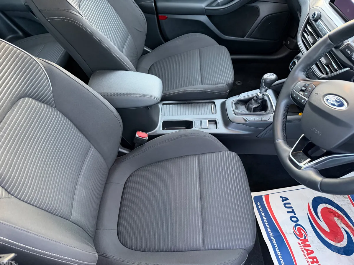 Ford Focus Hatchback, Diesel, 2020, Blue