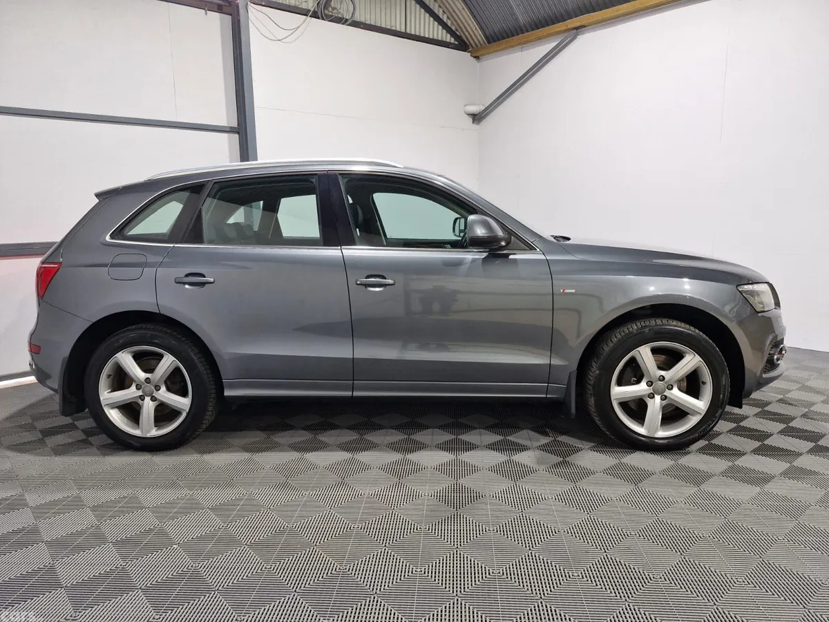 Audi Q5 SUV, Diesel, 2011, Grey