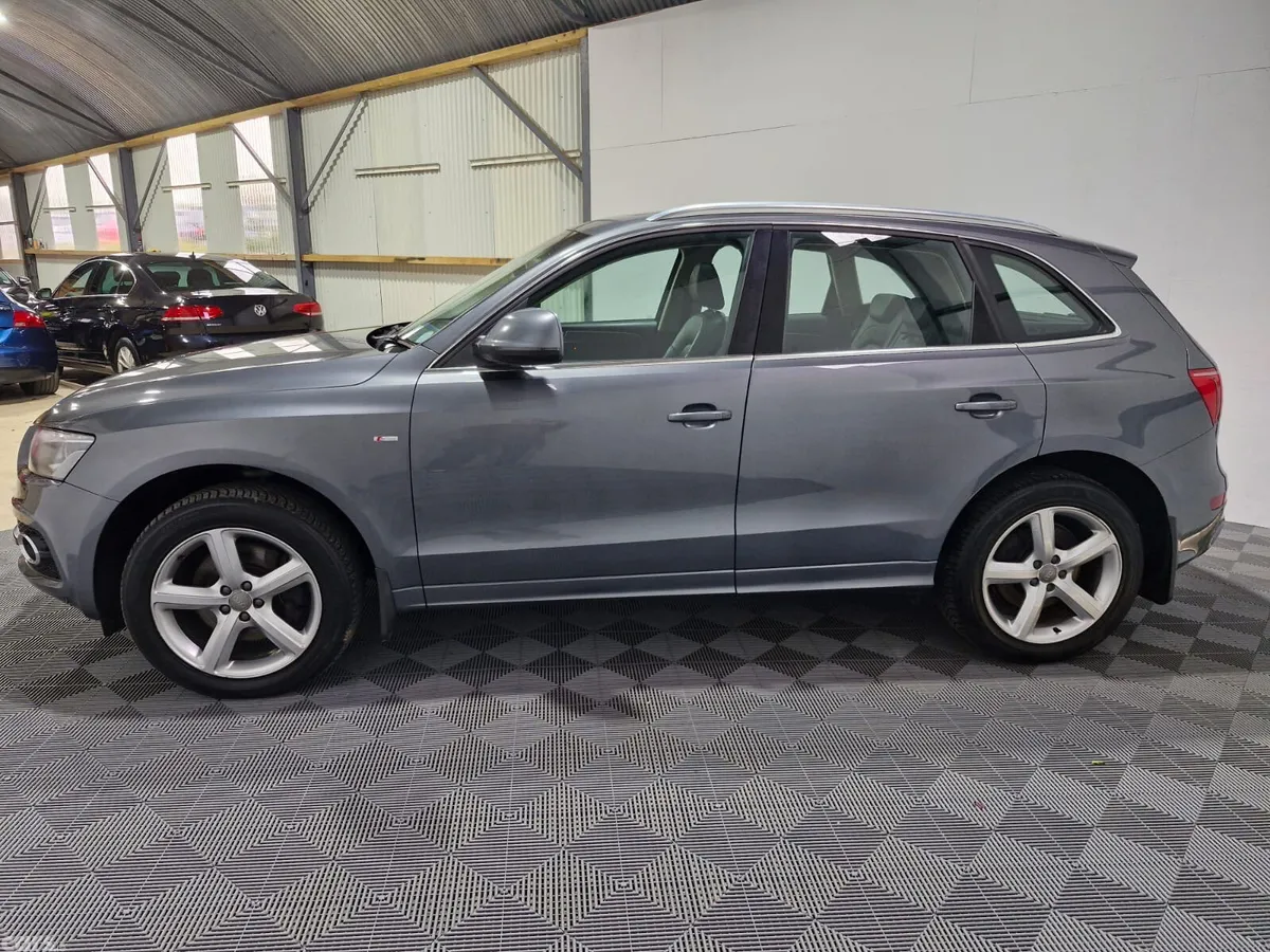 Audi Q5 SUV, Diesel, 2011, Grey