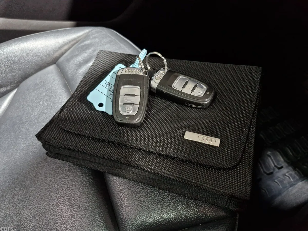 Audi Q5 SUV, Diesel, 2011, Grey