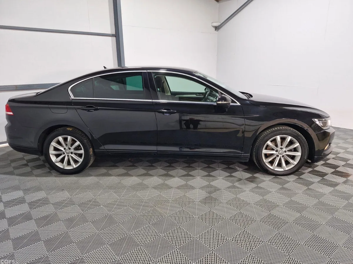 Volkswagen Passat Saloon, Diesel, 2018, Black