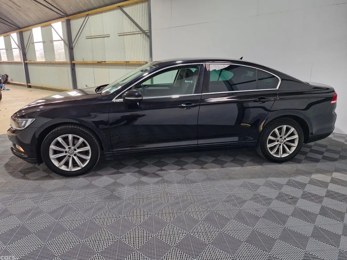 Volkswagen Passat Saloon, Diesel, 2018, Black