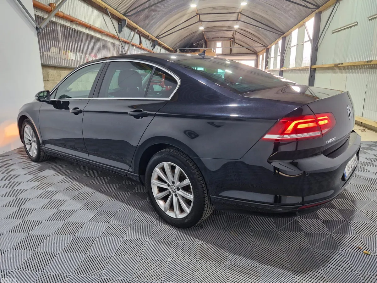 Volkswagen Passat Saloon, Diesel, 2018, Black