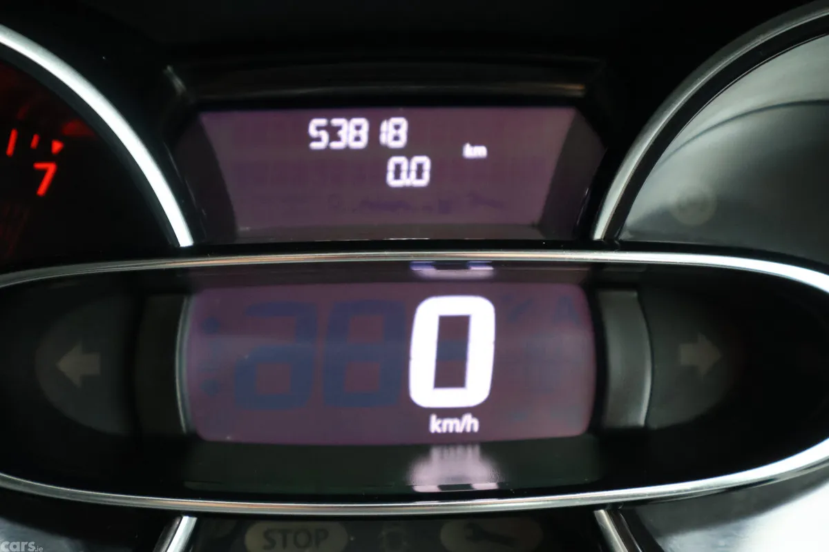 Renault Clio Hatchback, Petrol, 2019, Red