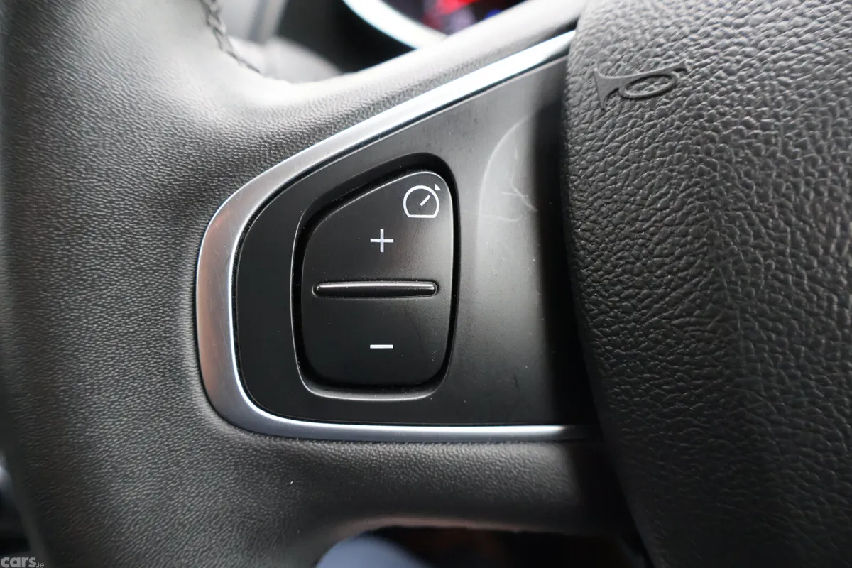 Renault Clio Hatchback, Petrol, 2019, Red