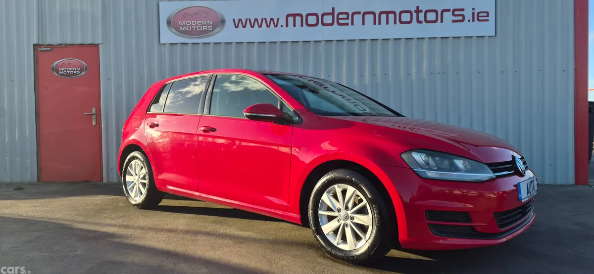 Volkswagen Golf Hatchback, Petrol, 2016, Red