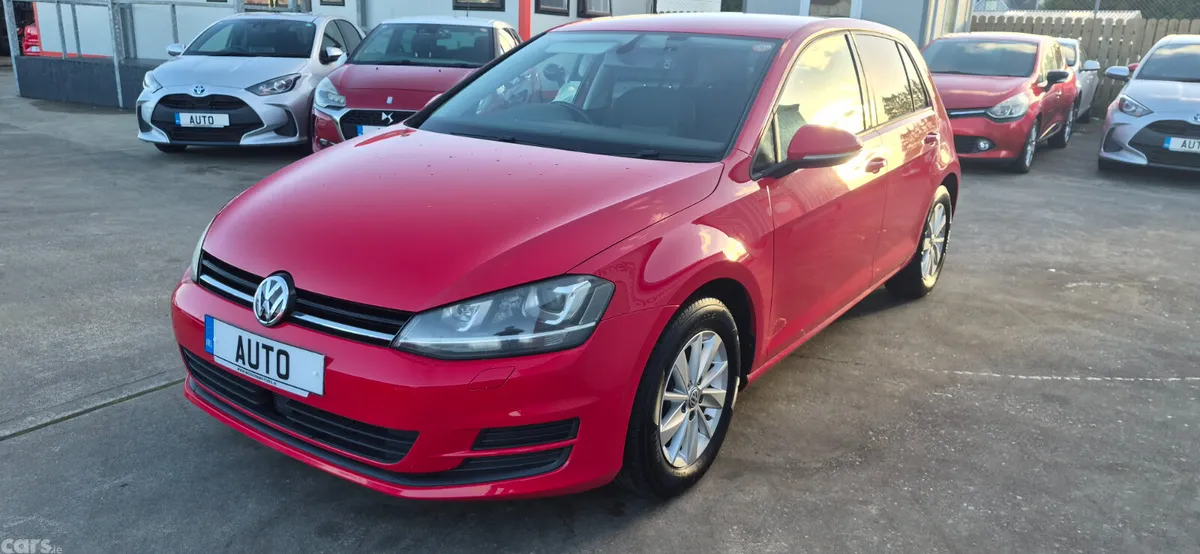 Volkswagen Golf Hatchback, Petrol, 2016, Red
