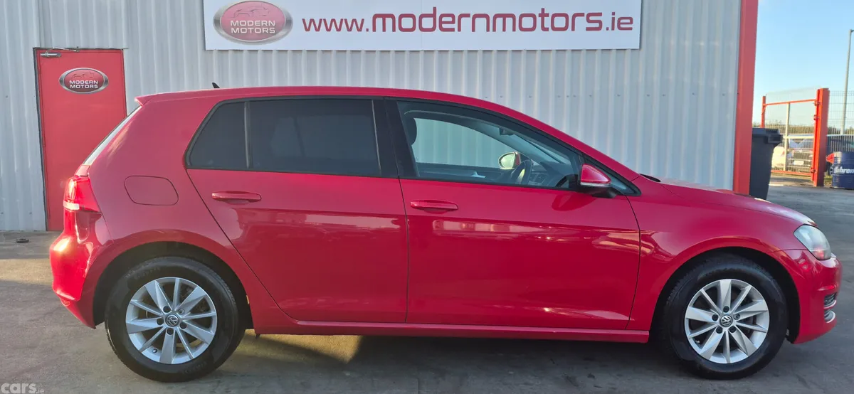 Volkswagen Golf Hatchback, Petrol, 2016, Red