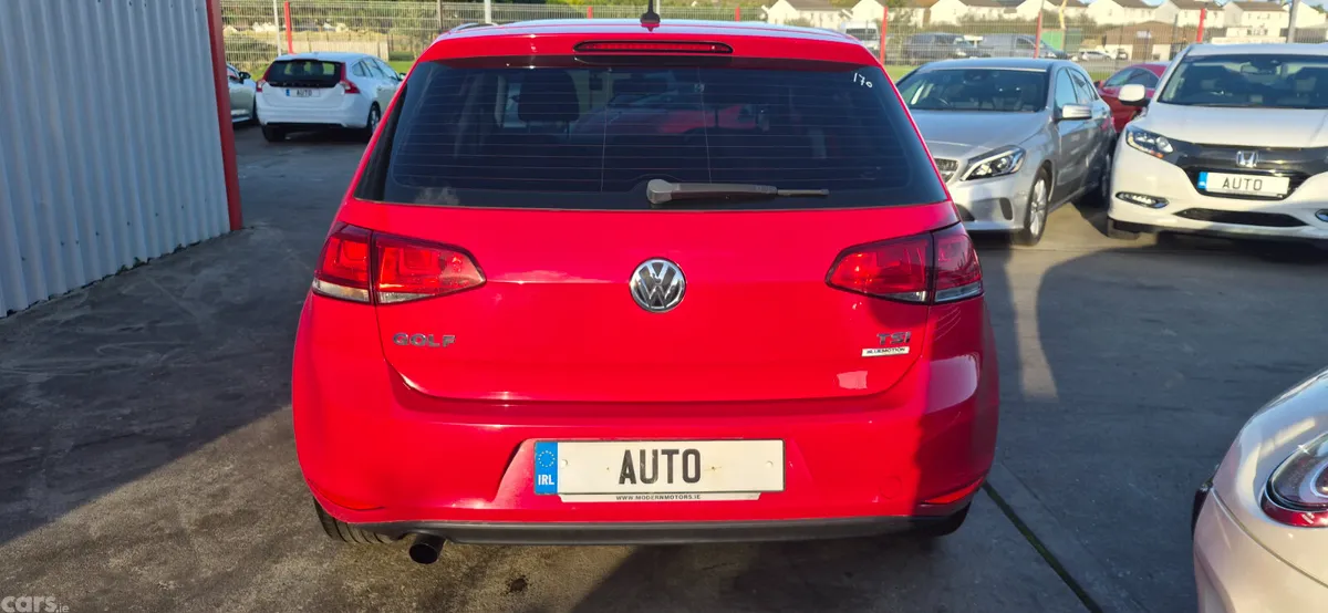 Volkswagen Golf Hatchback, Petrol, 2016, Red