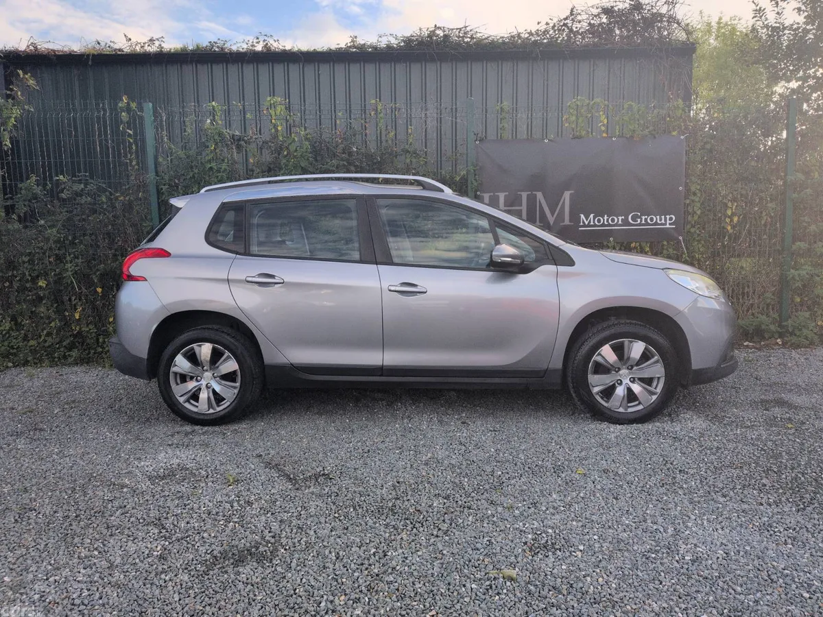 Peugeot 2008 Hatchback, Petrol, 2013, Grey