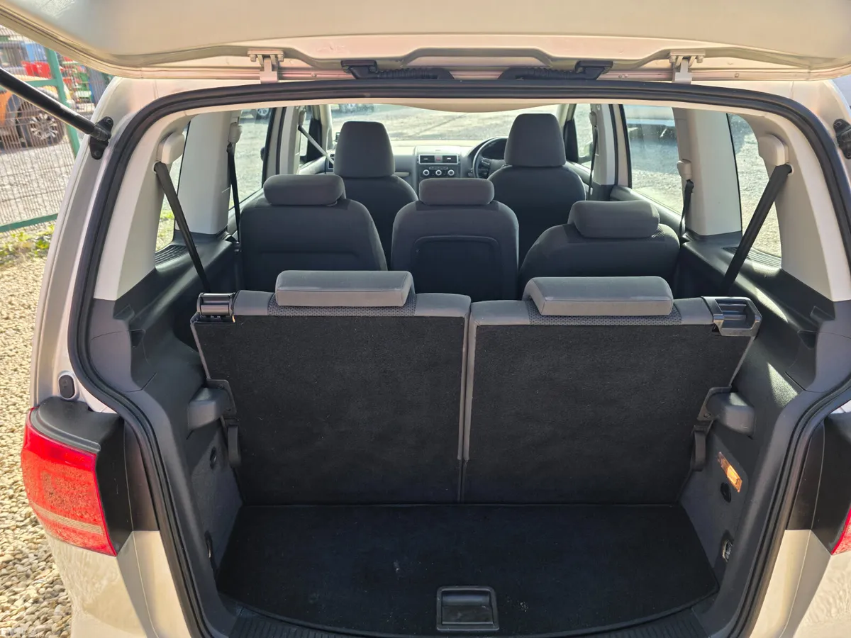 Volkswagen Touran MPV, Diesel, 2014, Silver