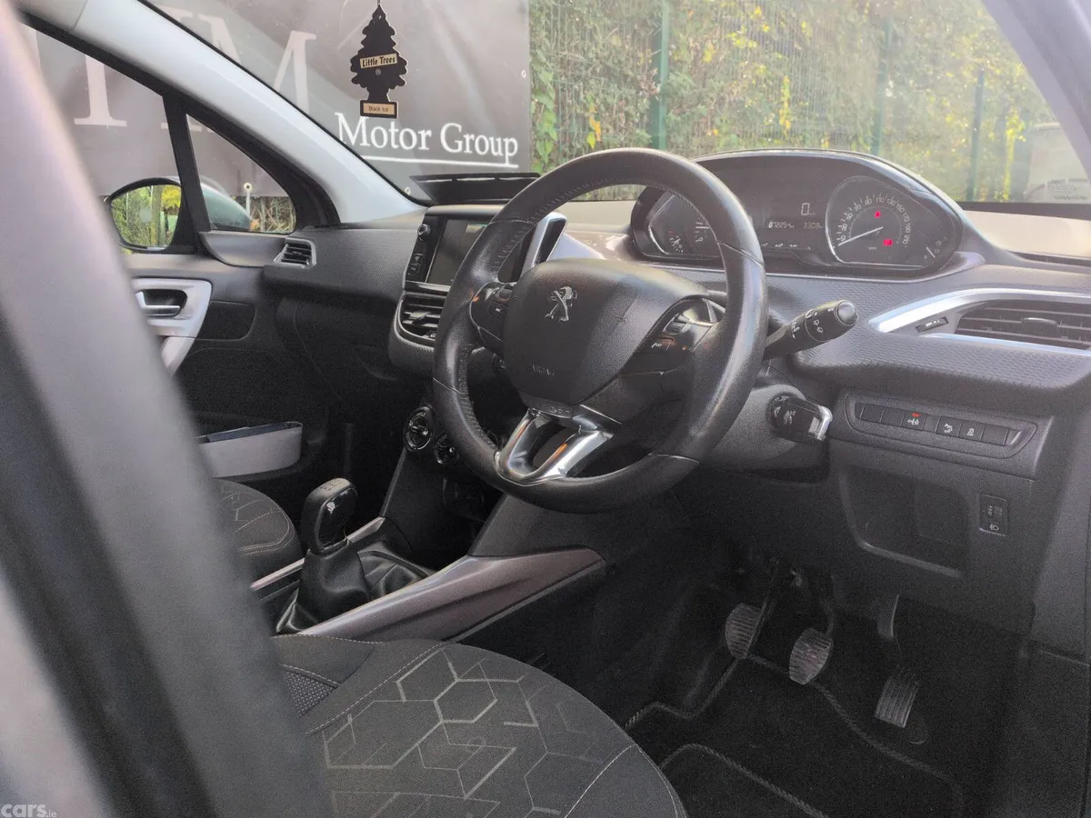 Peugeot 2008 Hatchback, Petrol, 2013, Grey