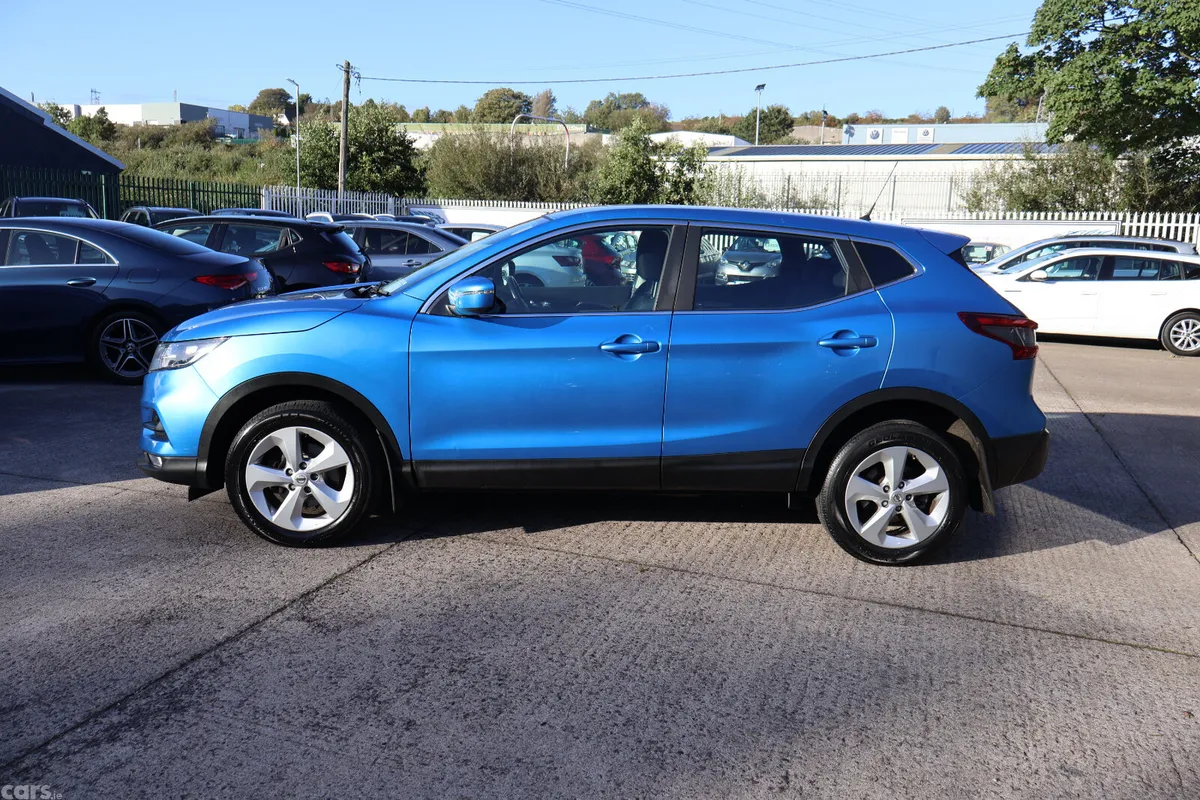 Nissan Qashqai SUV, Diesel, 2017, Blue