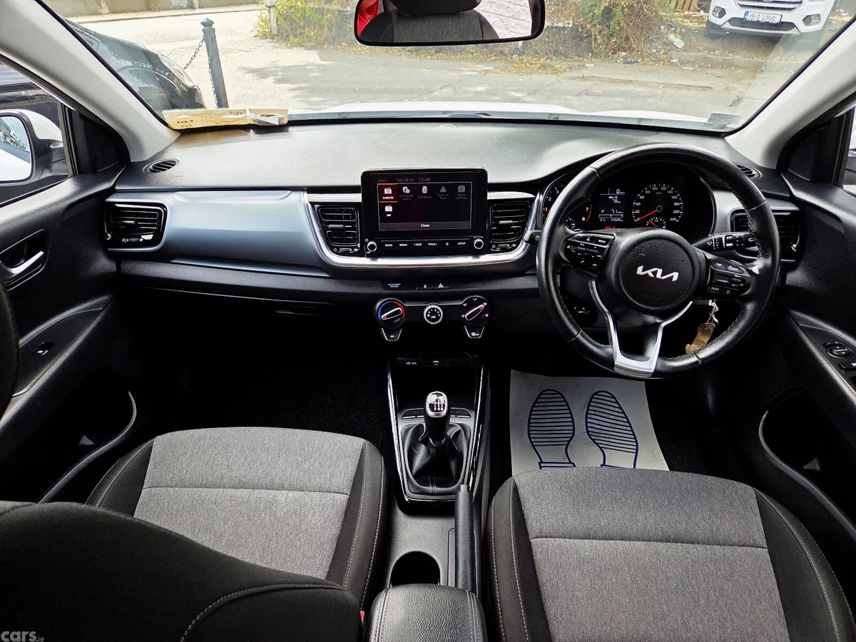 Kia Stonic Hatchback, Petrol, 2023, White