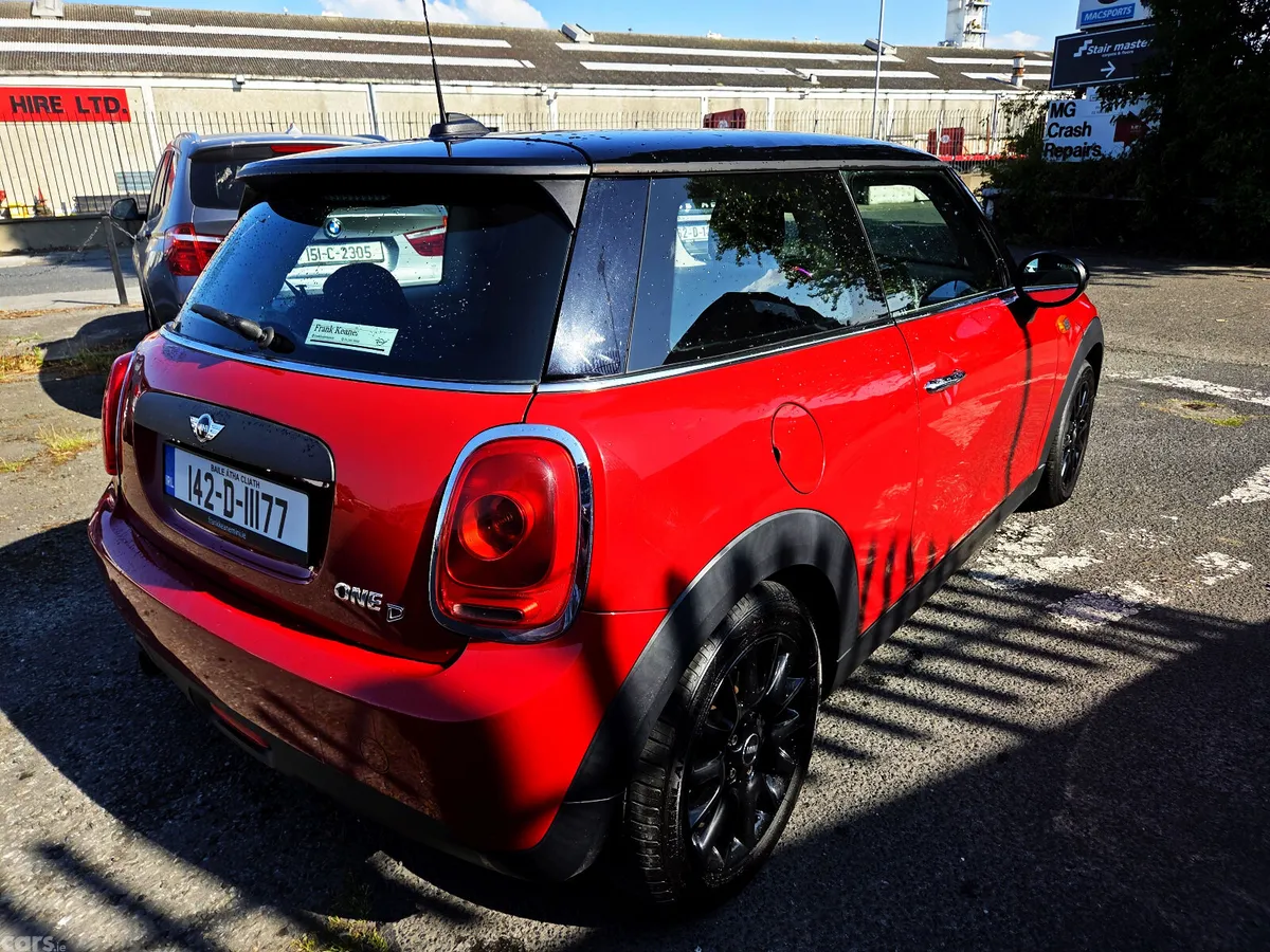 Mini One Hatchback, Diesel, 2014, Red