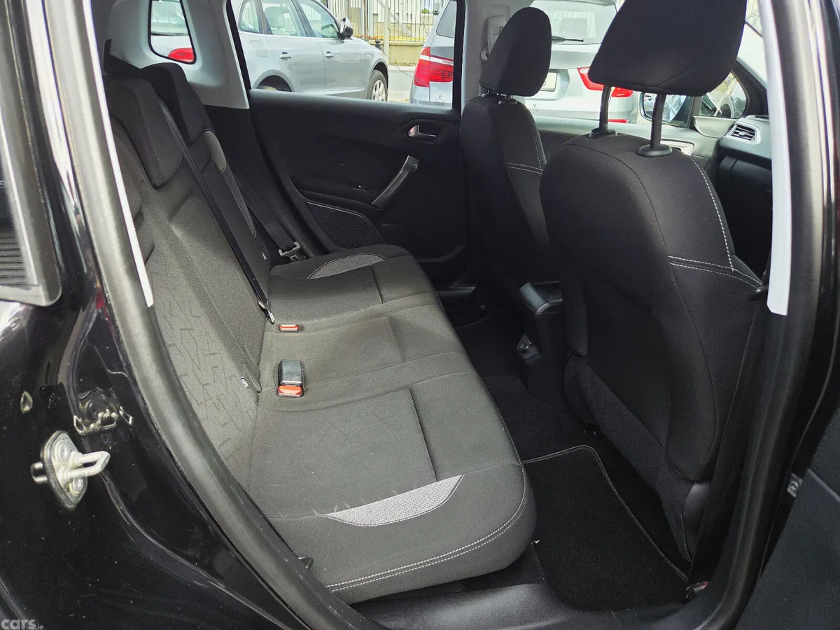 Peugeot 2008 Estate, Petrol, 2018, Black