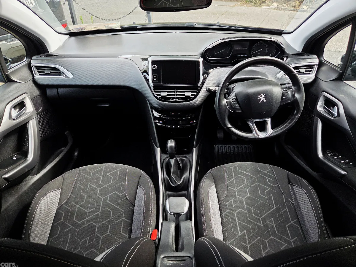 Peugeot 2008 Estate, Petrol, 2018, Black