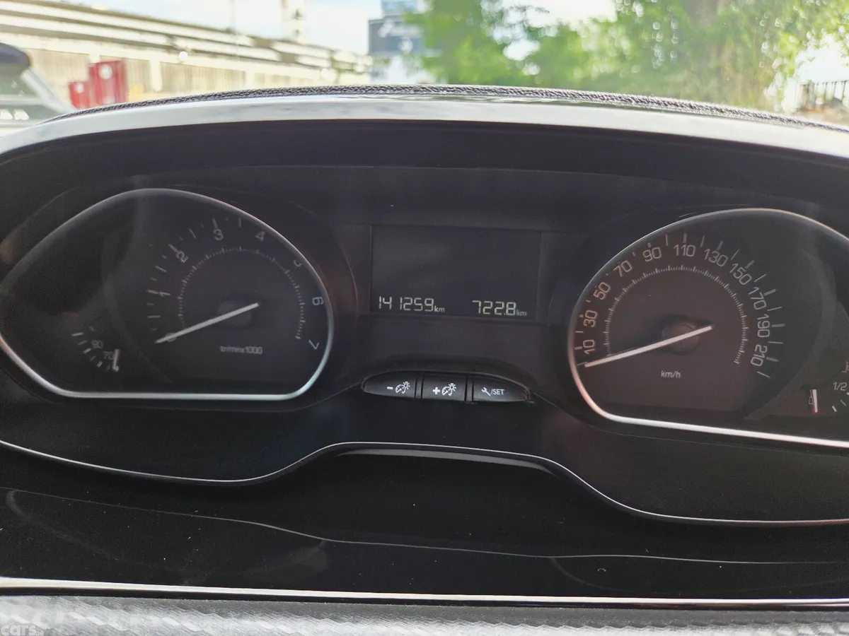 Peugeot 2008 Estate, Petrol, 2018, Black
