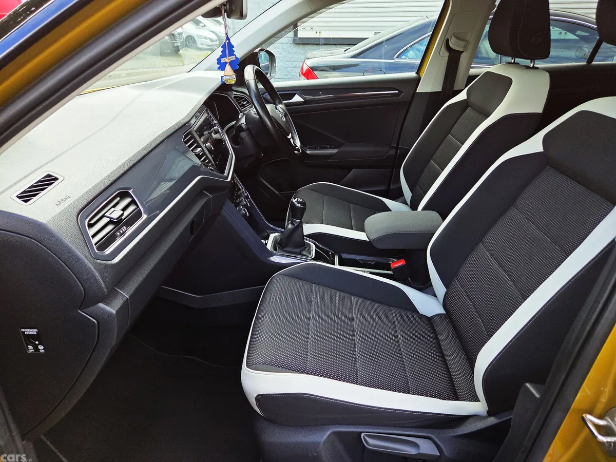 Volkswagen T-Roc SUV, Petrol, 2019, Yellow