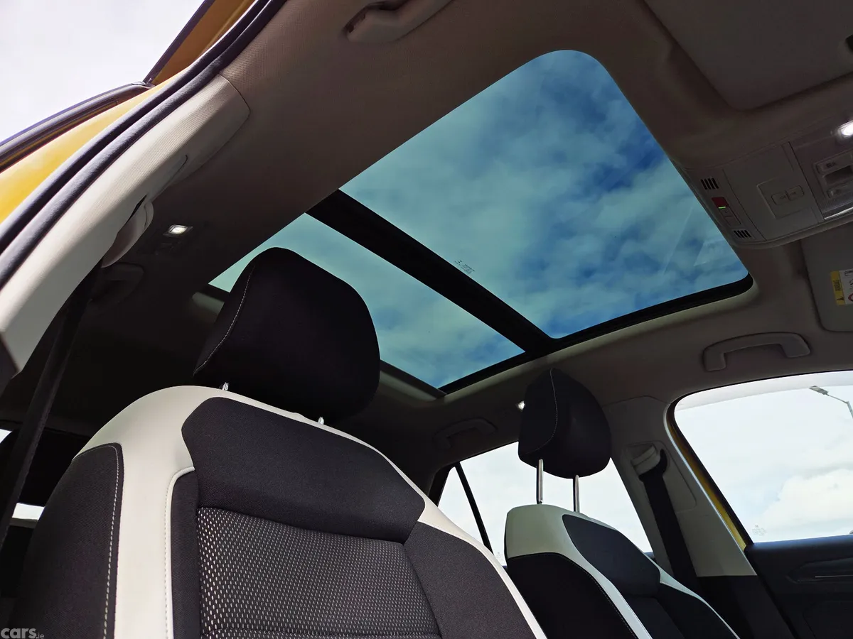 Volkswagen T-Roc SUV, Petrol, 2019, Yellow