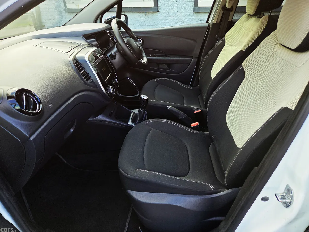 Renault Captur Hatchback, Diesel, 2019, White