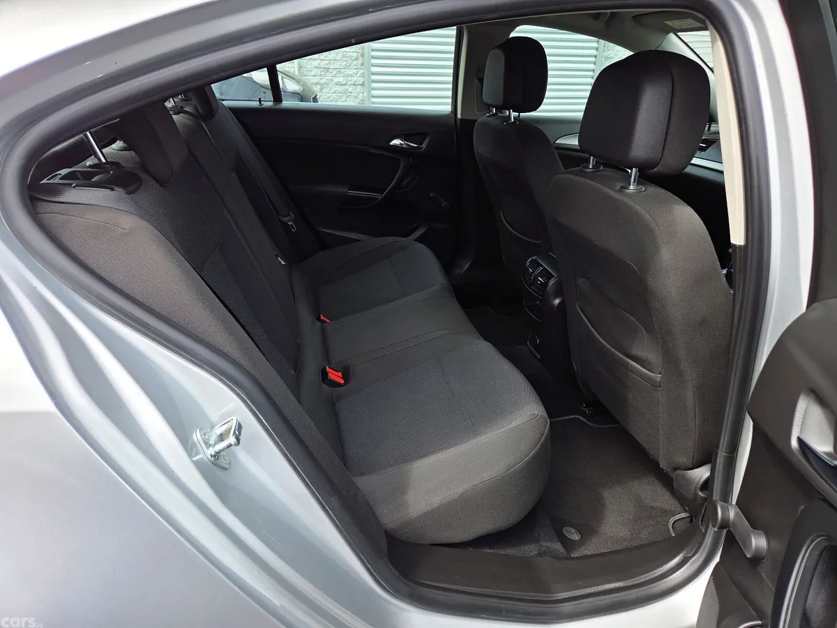 Vauxhall Insignia Hatchback, Diesel, 2014, Silver