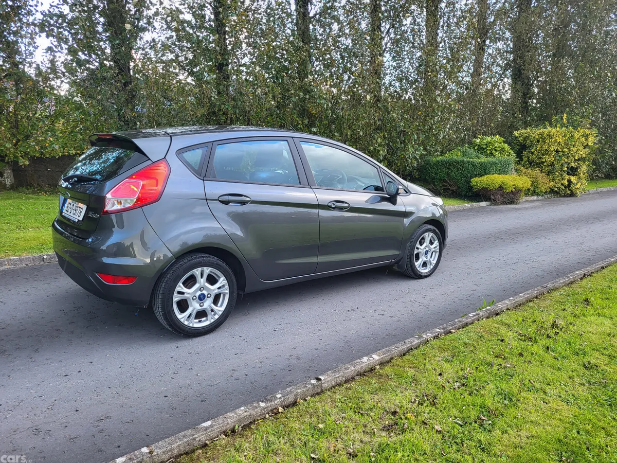 Ford Fiesta Hatchback, Petrol, 2015, Grey