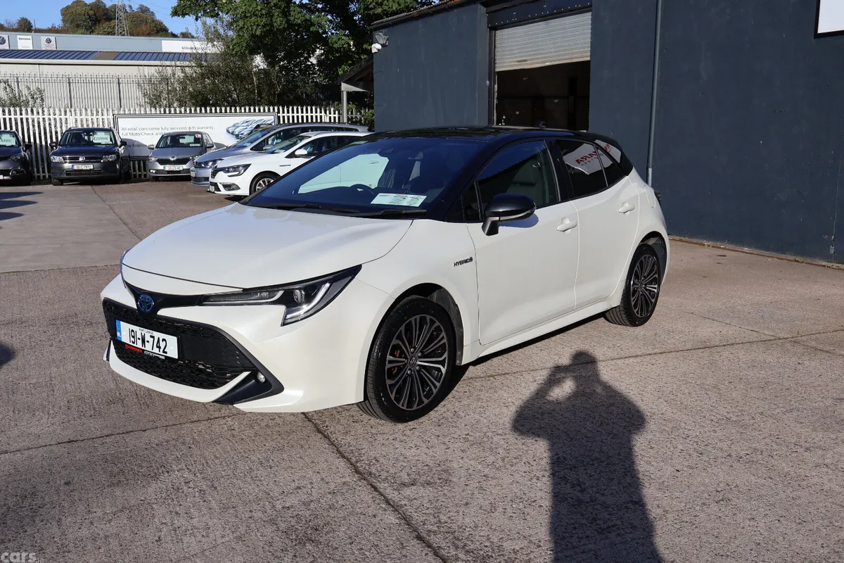 Toyota Corolla Hatchback, Petrol Hybrid, 2019, White