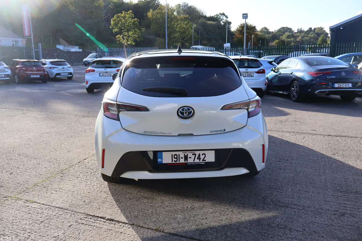 Toyota Corolla Hatchback, Petrol Hybrid, 2019, White