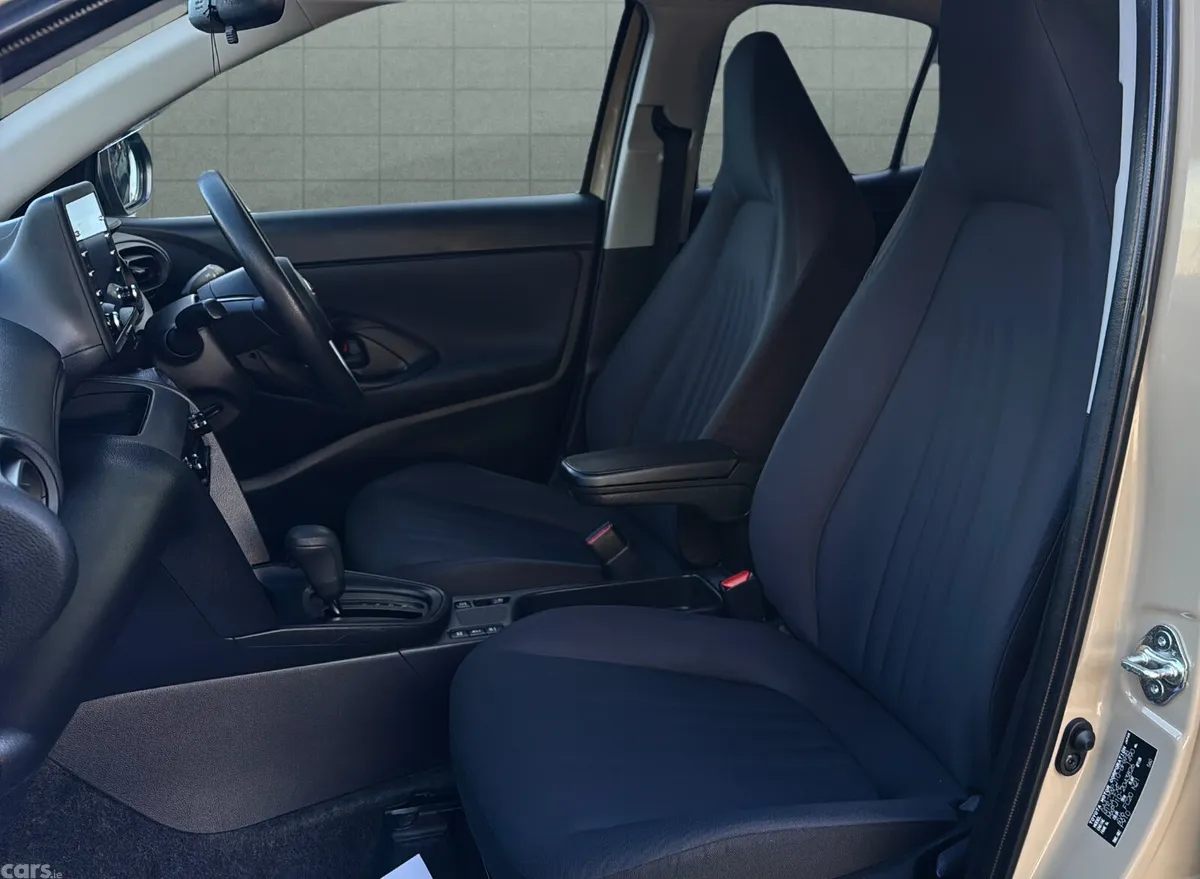 Toyota Yaris Cross Hatchback, Petrol Hybrid, 2022, Beige