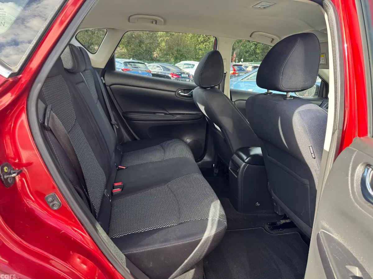 Nissan Pulsar Hatchback, Diesel, 2016, Red
