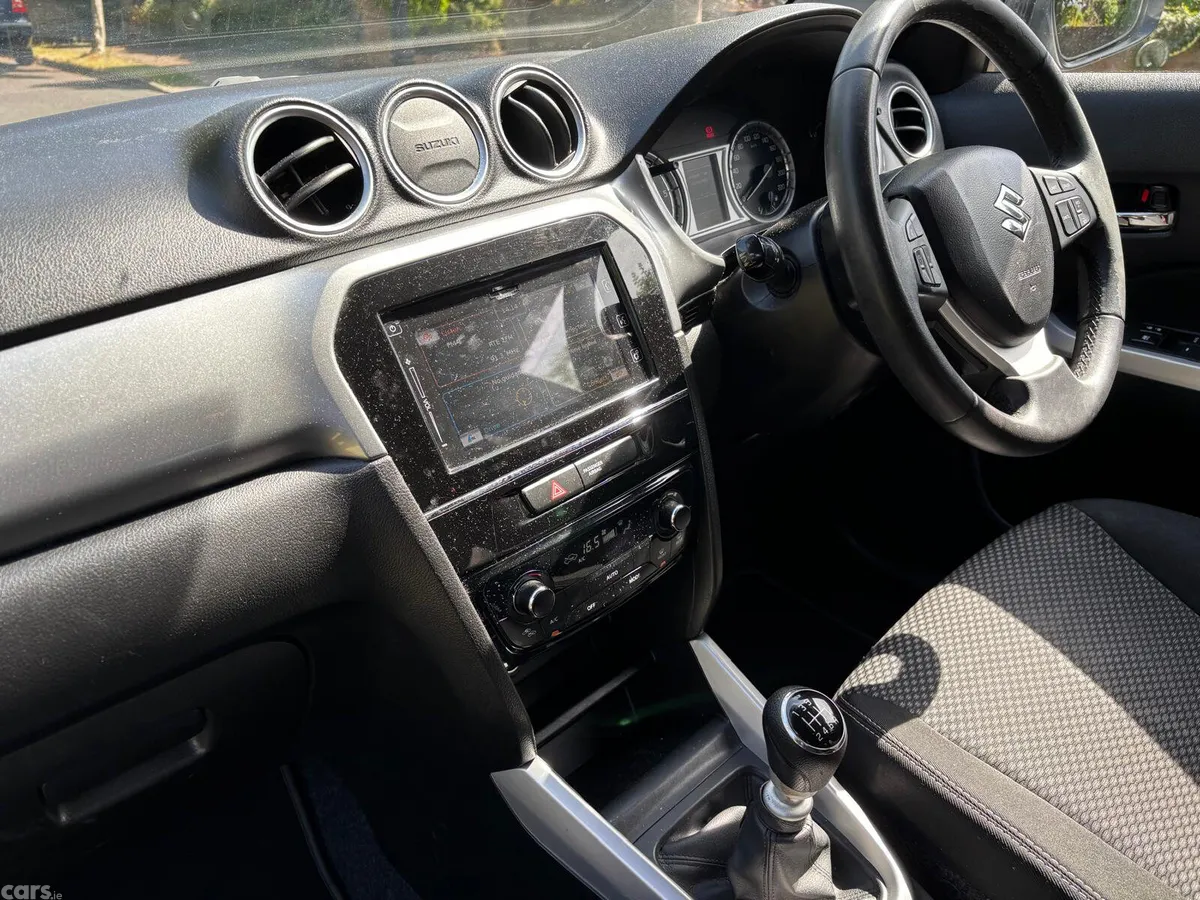 Suzuki Vitara SUV, Diesel, 2017, White