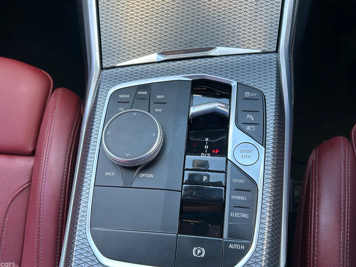 BMW 3-Series Saloon, Petrol Hybrid, 2023, Grey