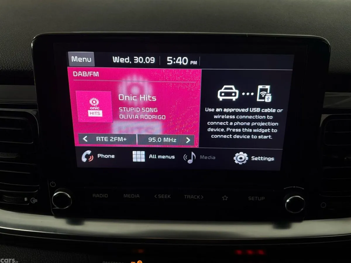Kia Stonic Estate, Petrol, 2021, Red