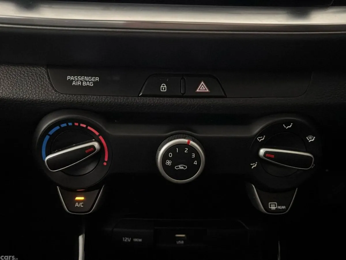 Kia Stonic Estate, Petrol, 2021, Red
