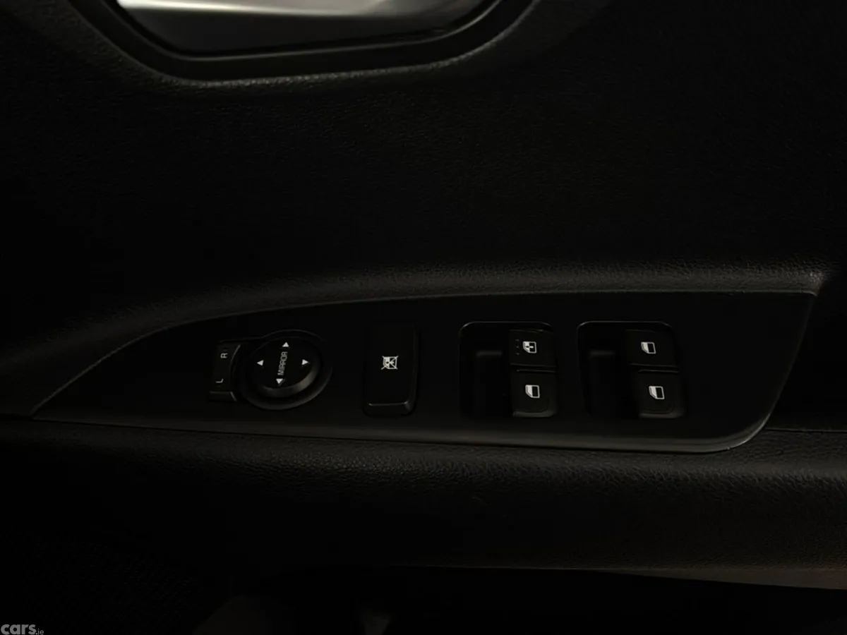 Kia Stonic Estate, Petrol, 2021, Red