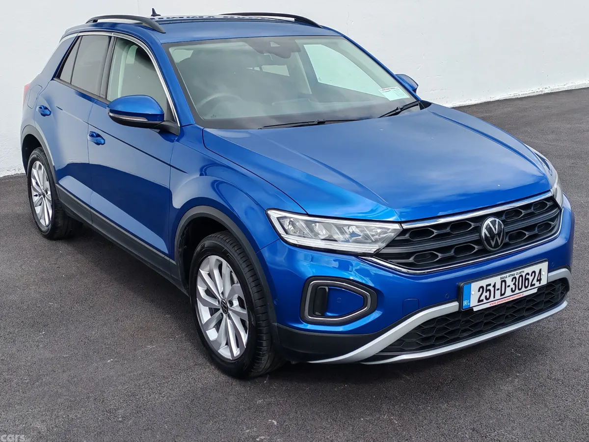 Volkswagen T-Roc SUV, Petrol, 2025, Blue