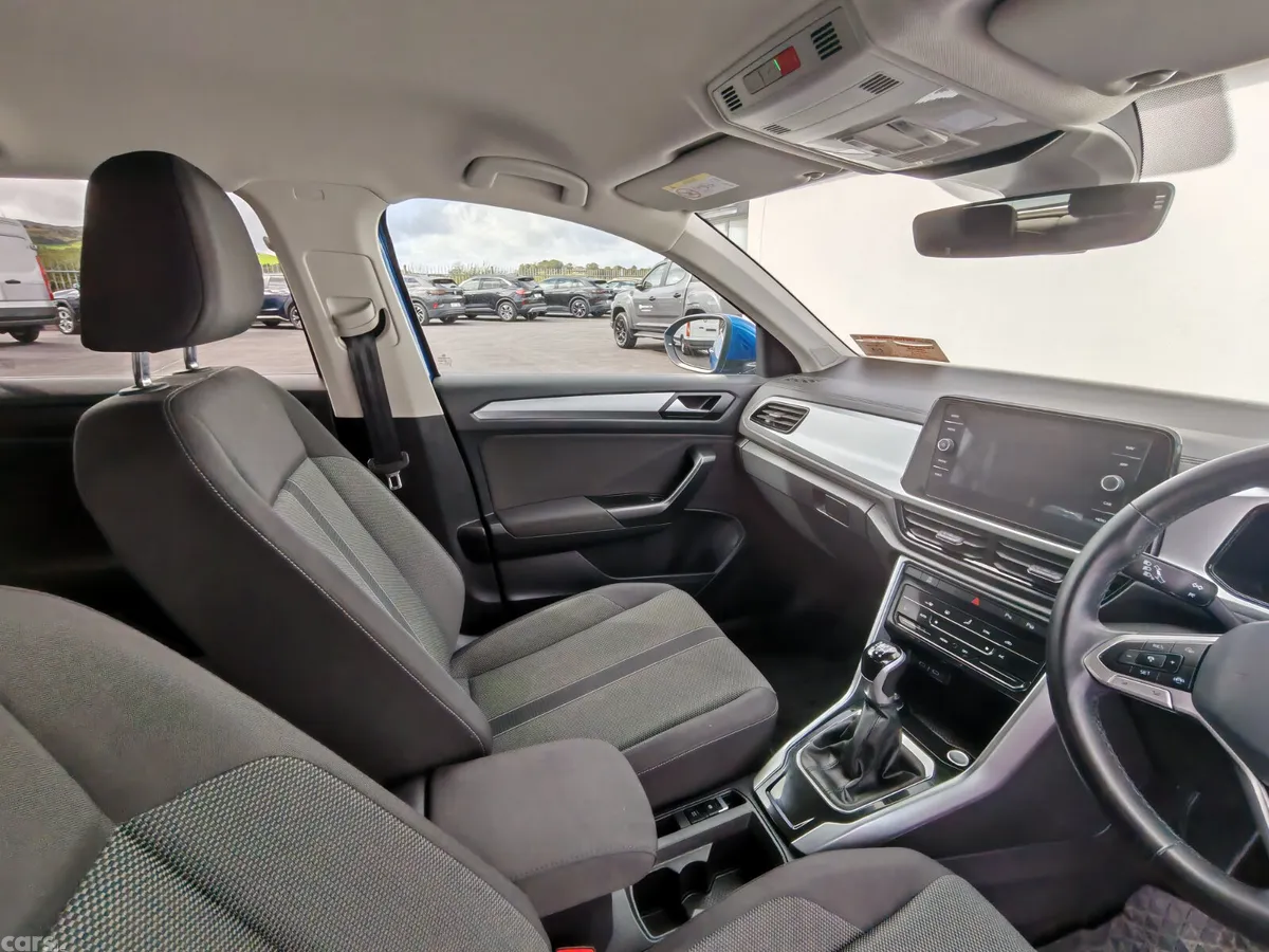 Volkswagen T-Roc SUV, Petrol, 2025, Blue