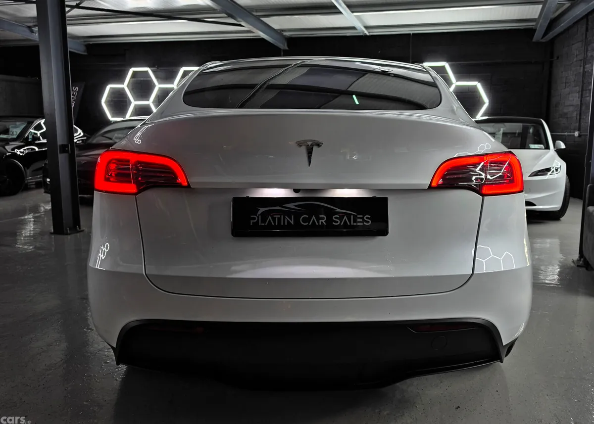 Tesla Model Y MPV, Electric, 2023, White