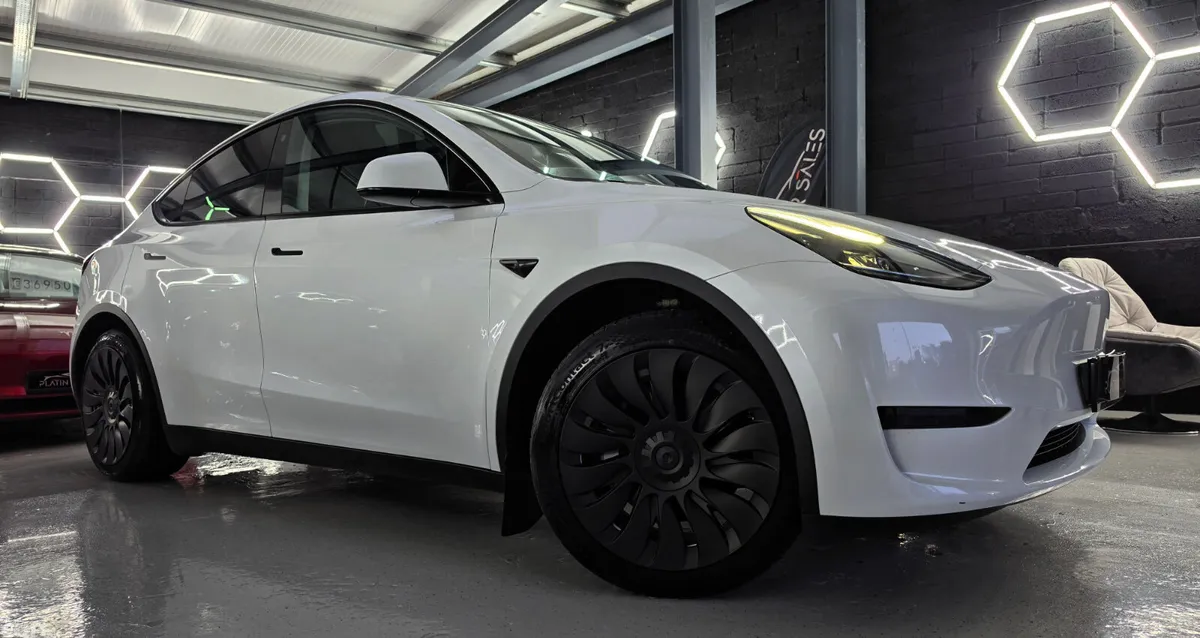 Tesla Model Y MPV, Electric, 2023, White